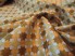Jedwab  satyna retro oliwkowo-beżowy wzór drobny KUPON